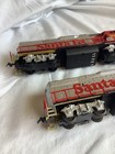 2 life-like HO scale Santa Fe 3560 & 3056 Locomotive & dummy trains — photo 6