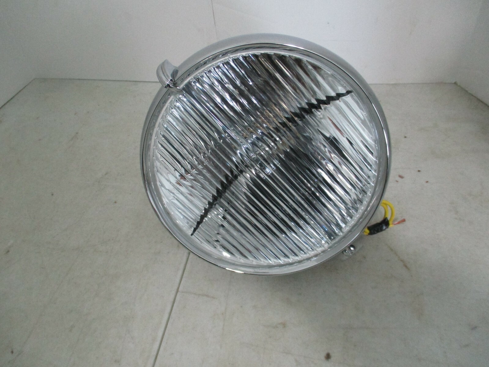 BENTLEY MARK VI & 'R-TYPE center spot light  7"  