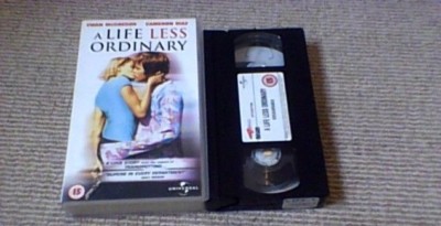 A Life LESS Ordinary UNIVERSAL UK PAL VHS VIDEO 2001 Ewan Mcgregor Cameron Diaz 
