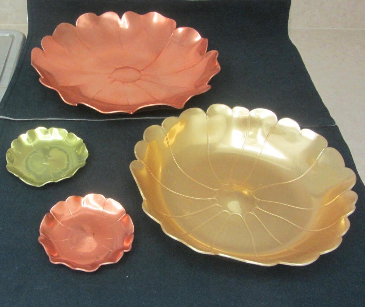 Vtg Lot pc MCM Colored Aluminum Flower SNACK BOWLS Ray E Dodge