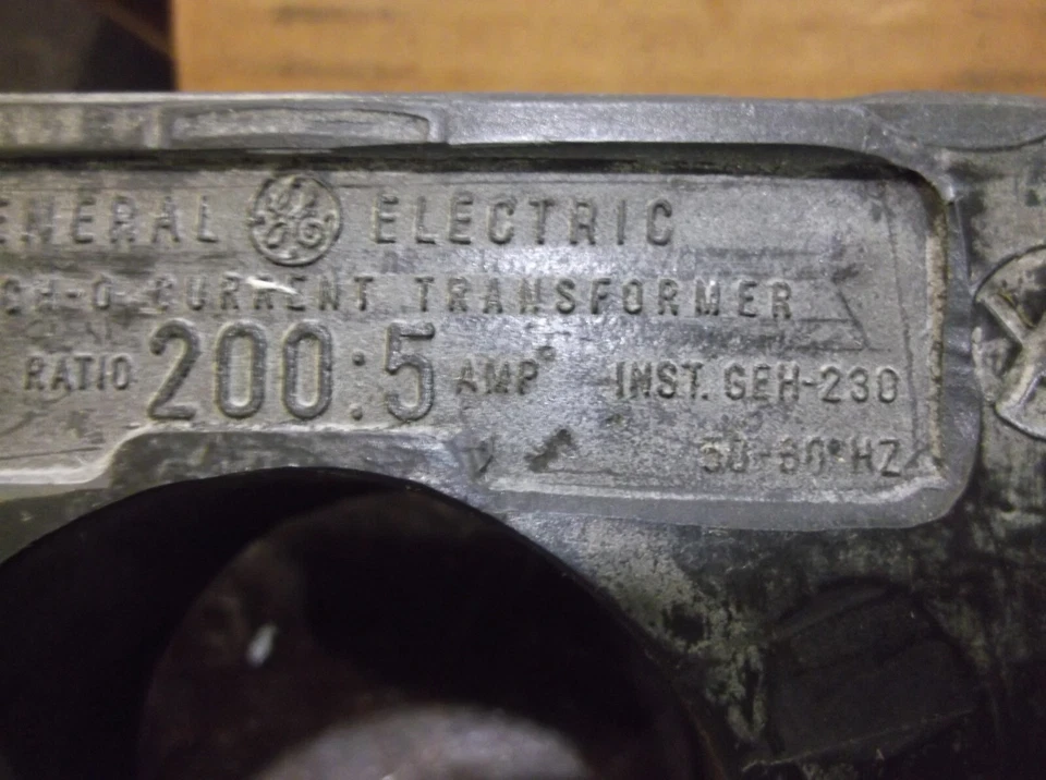 NUEVO EN CAJA TRANSFORMADOR DE CORRIENTE GE GENERAL ELECTRIC 615X4 JCH-O 200:5 0,6 KV (WL18-3) Foto 3 de 4