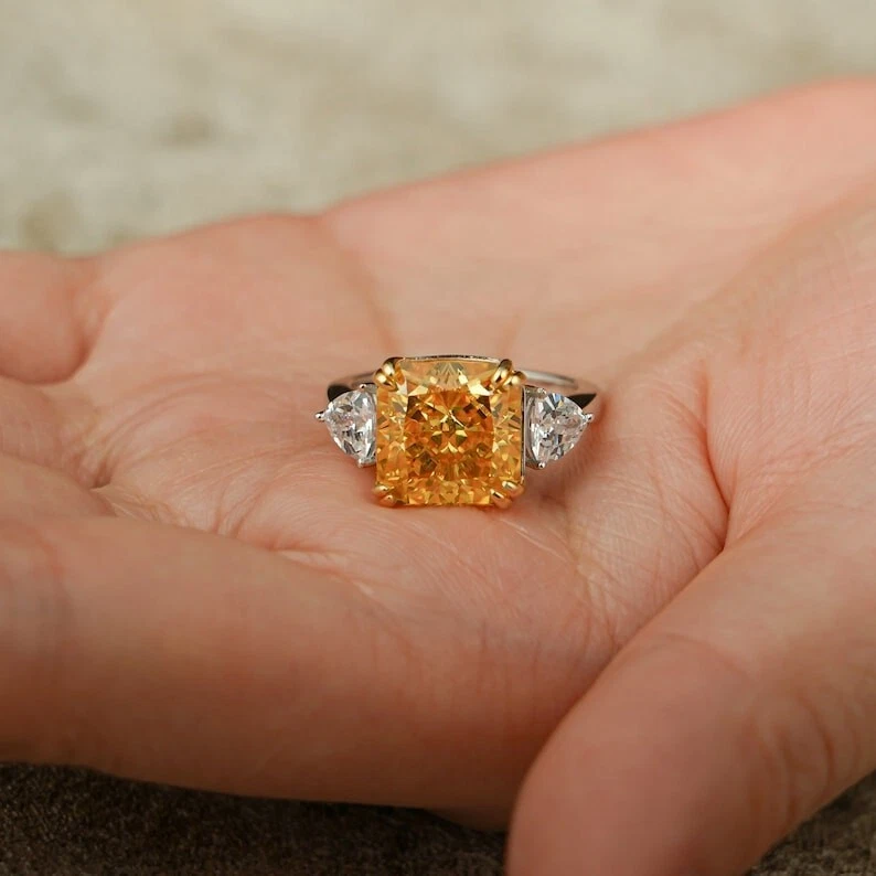 Anillo de topacio amarillo corte princesa, anillo de tres piedras de plata 925, anillo de propuesta Foto 4 de 4