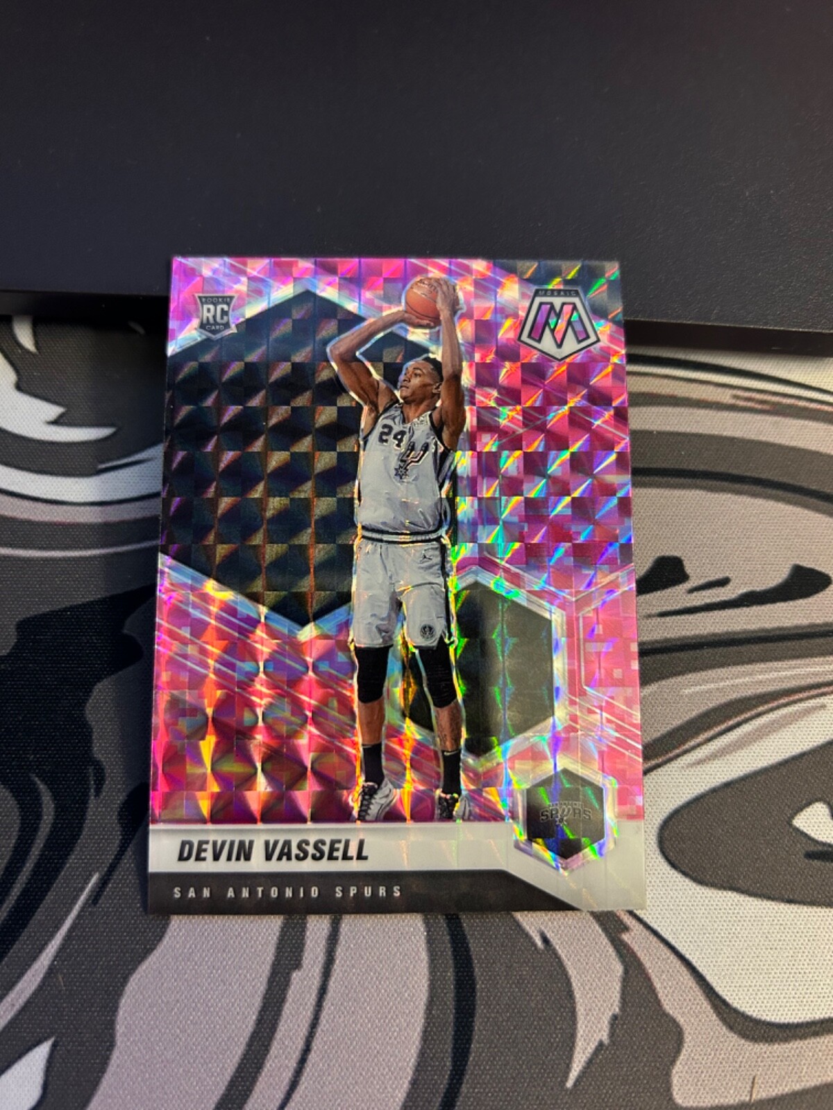 2020-21 Panini Mosaic - Rookie Devin Vassell #221 Pink Camo Mosaic Prizm (RC)