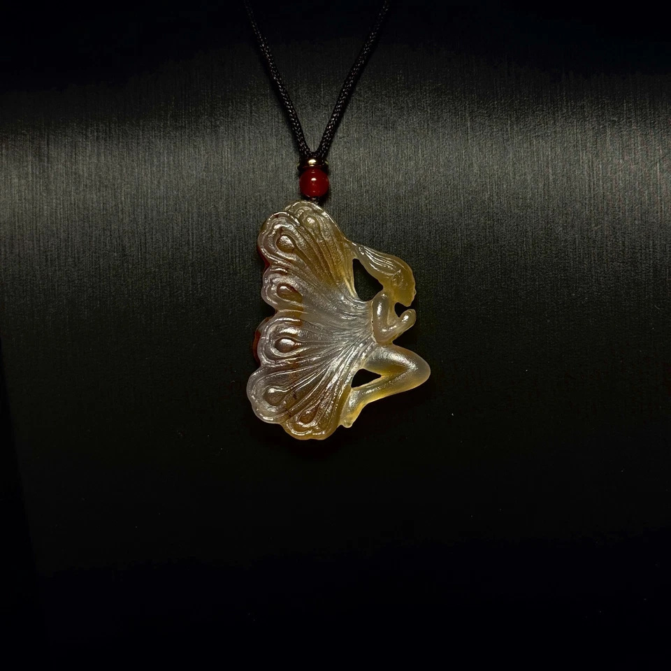 Китайские антикварные резные подвески-бабочки для девочек из агата династии Ляо - Изображение 2 из 4