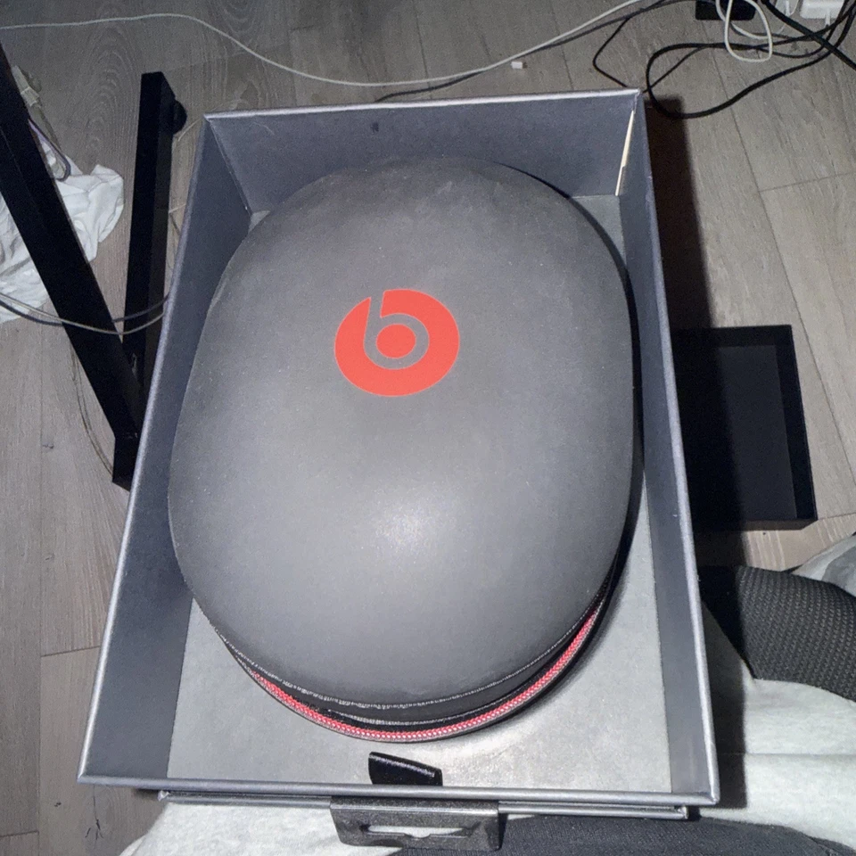 Auriculares inalámbricos con cancelación de ruido Beats Studio3 con chip de auriculares Apple W1- Foto 2 de 4