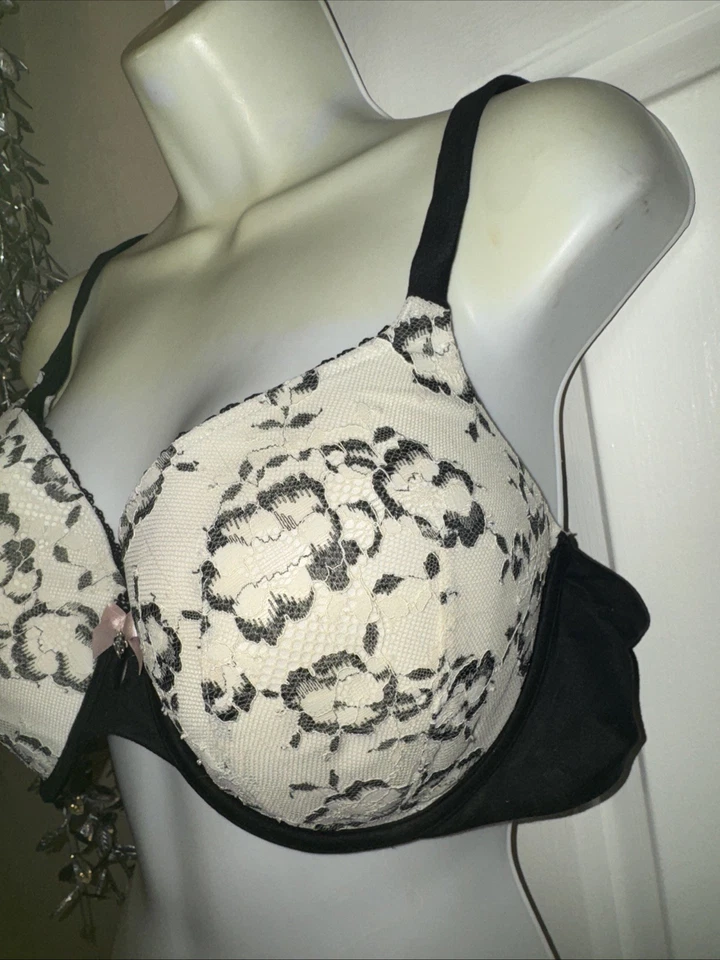 Sujetador Victoria’s Secret Body By Victoria Forrado 40 C Negro Blanco Floral Encaje Foto 3 de 4