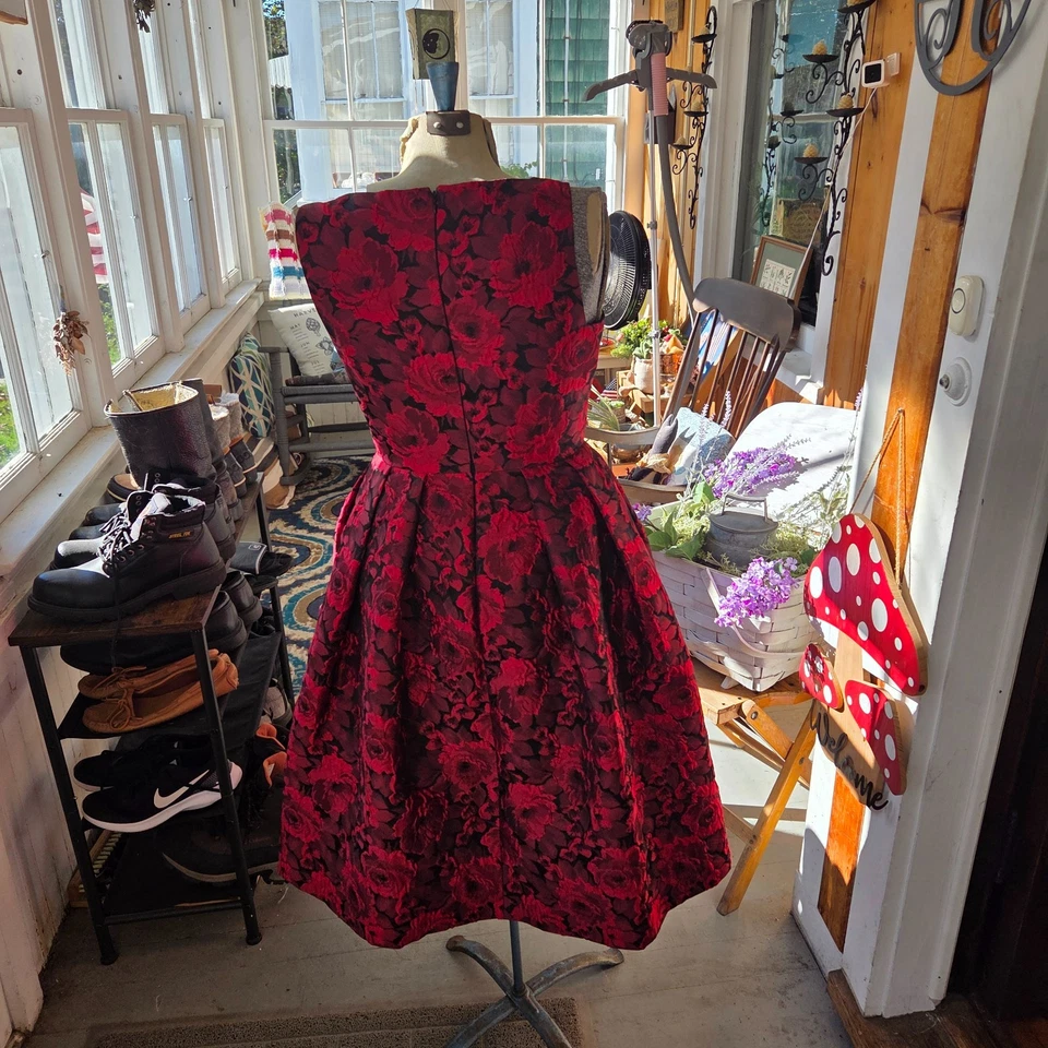 Ivanka Trump Floral-Print Fit & Flare Dress Red & Black Brocade A-Line Small - Image 3 of 4