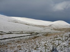 Foto A2 Moorfoot Hills Williamslee Middle Burn, führende Runde und oben le c2014