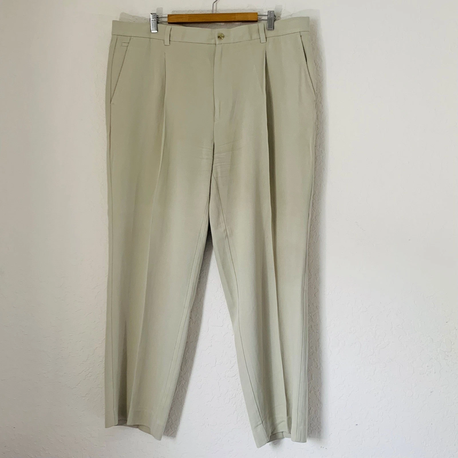 Tommy Bahama Pants Men 42 Beige 100% Silk Pleated Straight Leg Resort Old Money