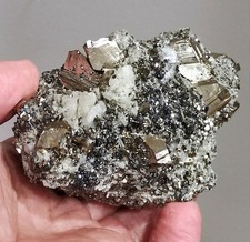 512 g. Erstaunlicher brillant Pyrit mit Sphalerit und Quarz aus Bulgarien!!