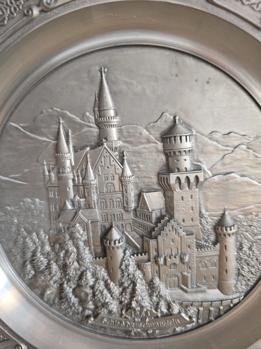 WMF Zinnteller mit Reliefmotiv " Schloss Neuschwanstein 1983" Ø  23cm