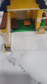 LEGO Creator 31035 Beach Hut Alternate Build House w/ Minifig Surfboard Retired