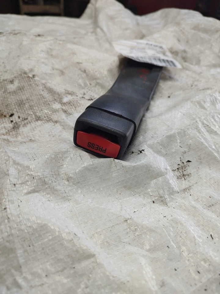 Chevy Avalanche Yukon Tahoe 2001 02 cinturón de seguridad delantero hebilla pasajero derecho grafito Foto 3 de 3