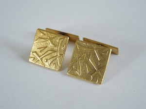 Authentic Double ZE Gold Plated Cufflinks With Texture. Surface 10.6 g/1.7x1.7 cm