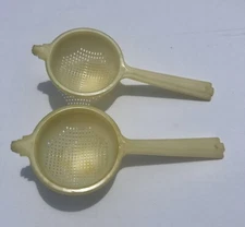 Set Of 2 Retro Vintage   H.M. Plastic  Tea Strainer/Spoon Tea Bag Tea Leaves