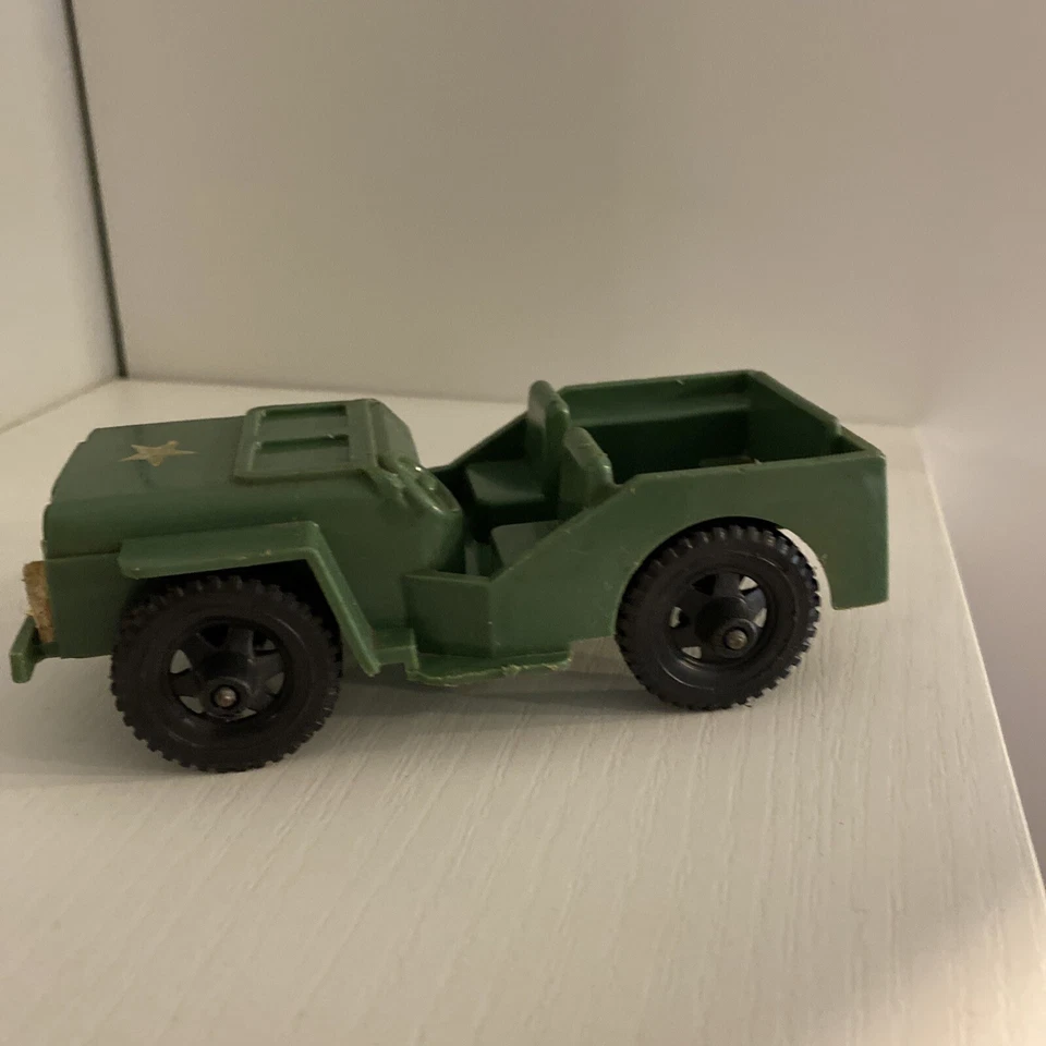 VINTAGE TIM- MEE TOYS ARMY JEEP HARD PLASTIC 5 INCH AURORA ILL. USA - Image 4 of 4