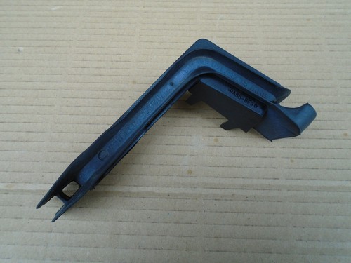 BMW E87 E81 Abdichtung Oberteil Frontklappe links 7140585