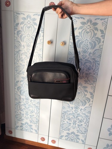 Borsello da Uomo Borsa a Spalla per Tracolla in eco Pelle Piccolo Nero  Marsupio | eBay
