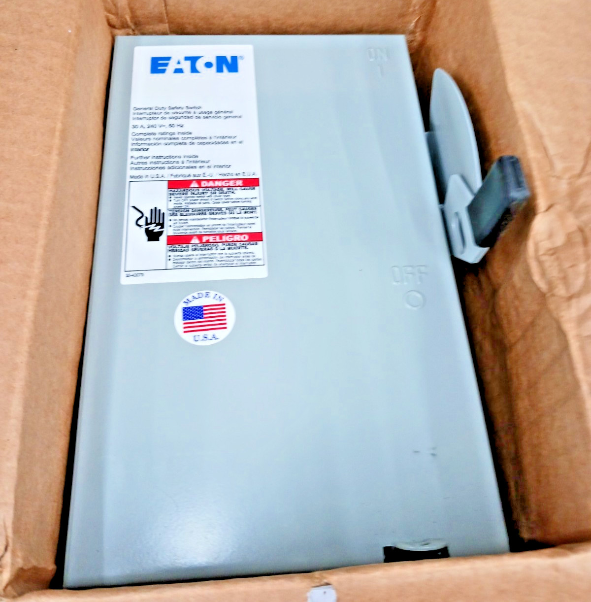 New Eaton 30 Amp 3 Pole Fusible Safety Switch 240 Vac 4W S/N DG321NGB