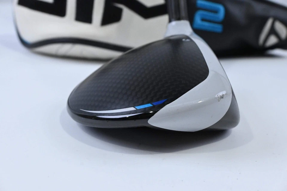 Taylormade SIM2 Max #5 Wood / 18 Degree / X-Flex Fujikura Ventus Blue 6 Shaft - Image 3 of 4