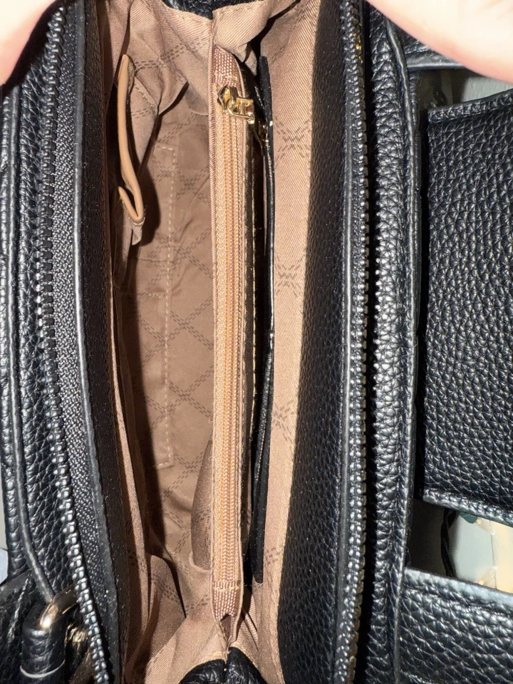 BNWT BLACK QUILTED DIAMOND PURSE SHOULDER BAG IN VEGAN LEATHER - Image 4 of 4