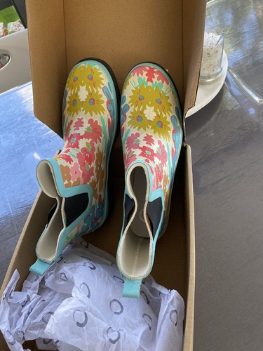 Journee Collection Foot Wear Rubber Boots Women -size US 9 / 40 Floral Design - Picture 8 of 13