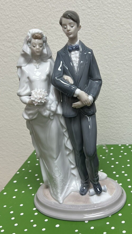 【希少】【値下げ】LLADRO リヤドロ Mazel Tov 6028 LLADRO 6028 Mazel Tov in Perfect Condition. Original box