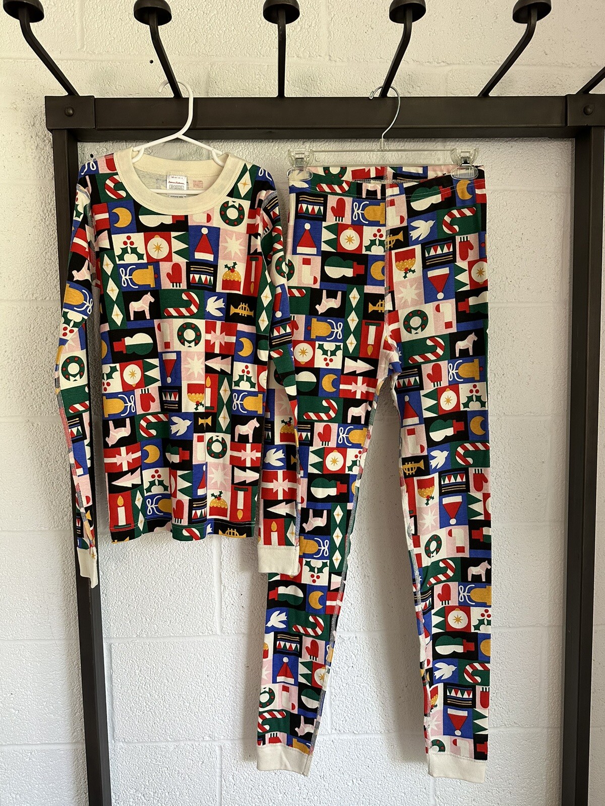 Picture 1 of 12