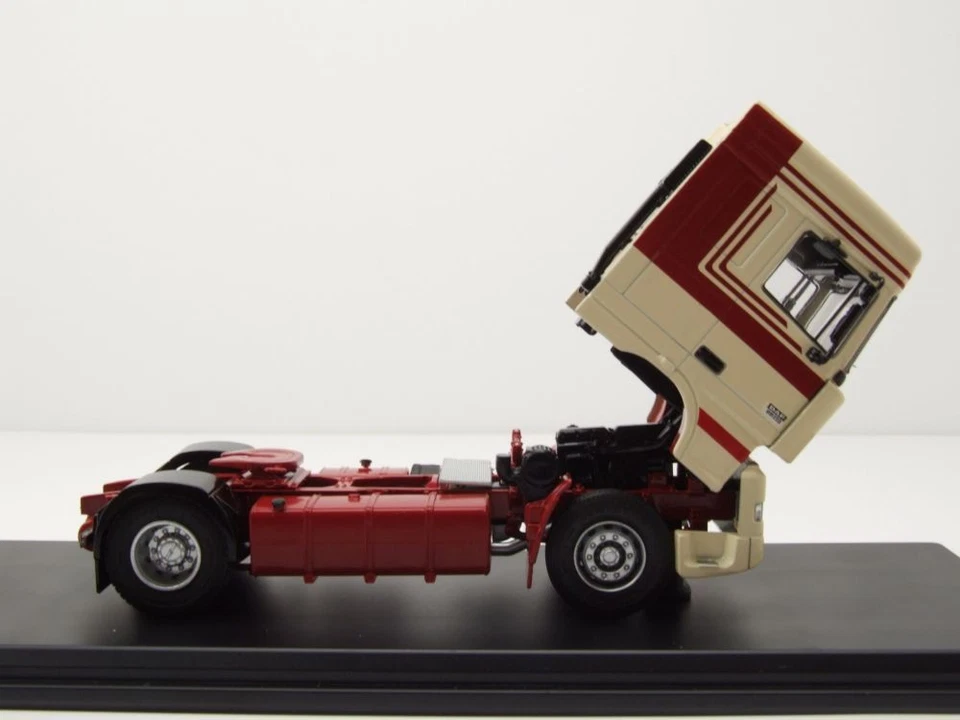 DAF 95XF 430 Unidad Tractora Beige Coche a Escala Rojo 1:43 Premium ClassiXXs - Imagen 4 de 4