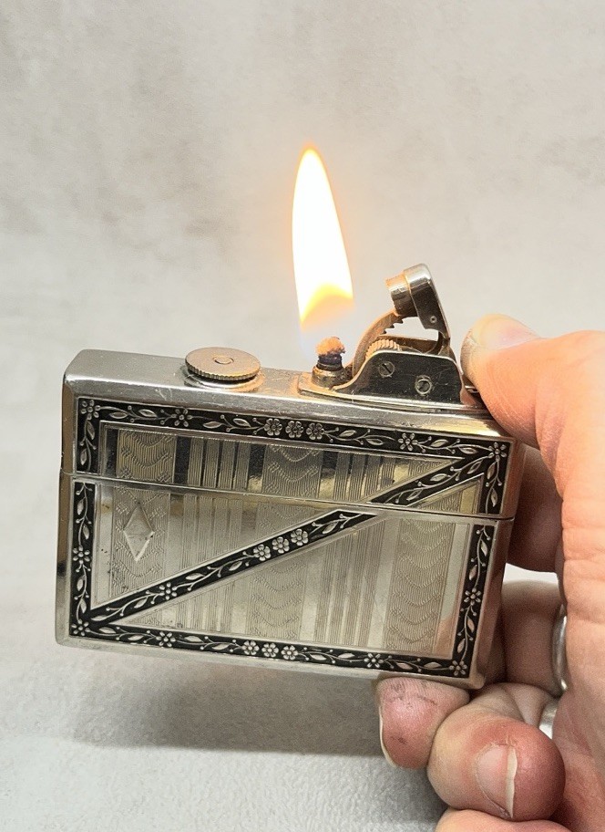 Vintage Evans Case Lighter