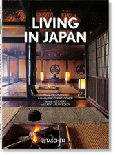 Living in Japan: 45th Ed. (45th Edition) (Multilingual Edition)