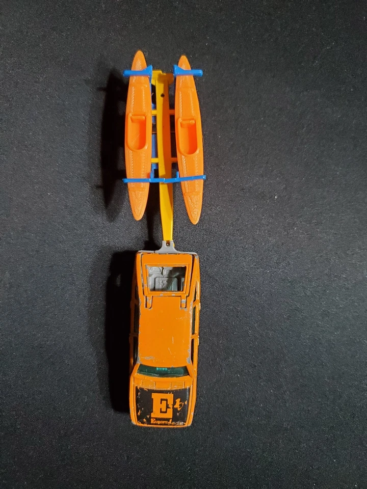 (1274) Majorette simca 1308 orange 1:60 + canoés - Photo 2/4