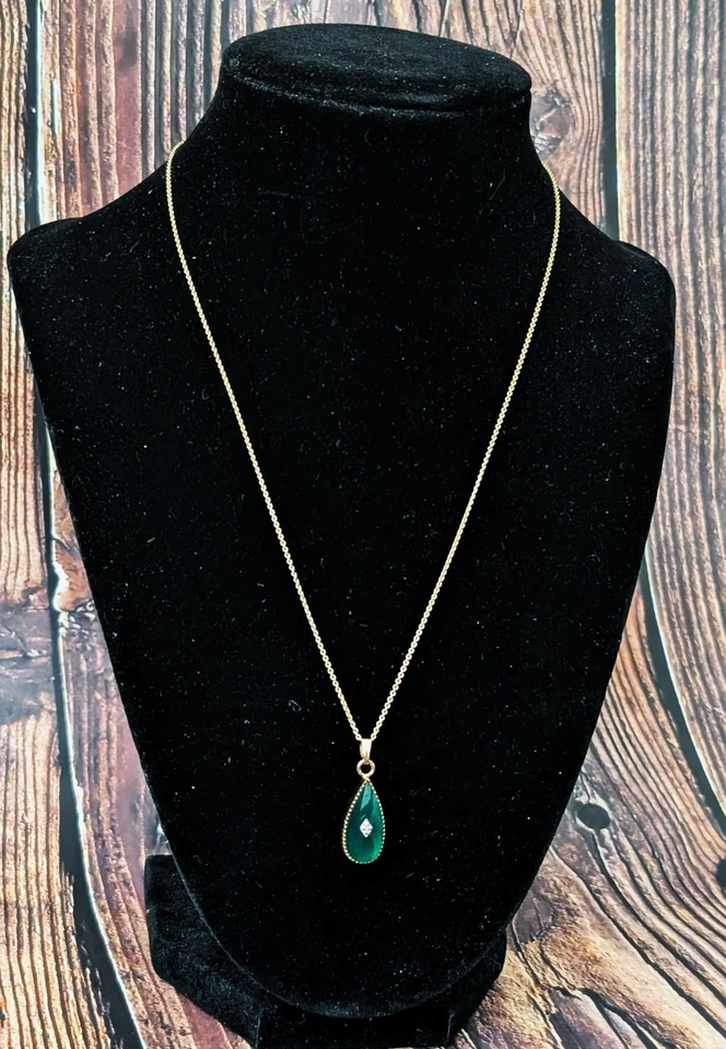 COLLAR COLGANTE DE PLATA DE LEY 925 CON CENTRO DE CALCEDONIA VERDE Y DIAMANTES Foto 2 de 4