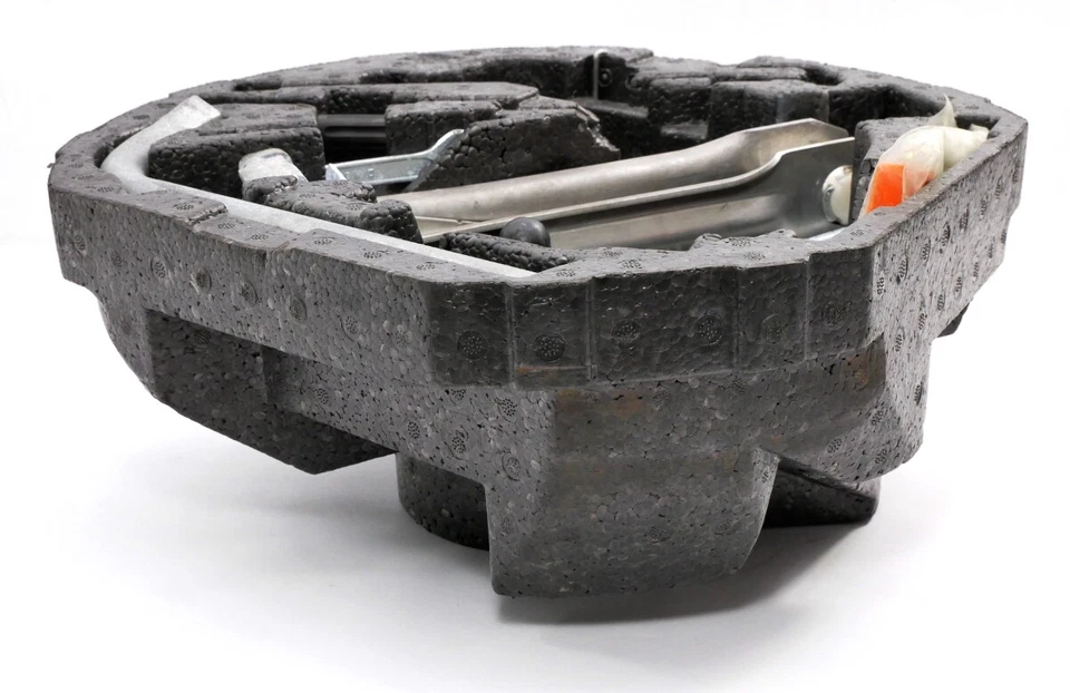 Kit de herramientas para maletero 99-05 VW Jetta Golf GTI MK4 Beetle Jack ¡Gancho de remolque con llave! Foto 2 de 2