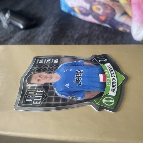 2023-24 Topps Match Attax Pro Elite Wojciech Szczesny SH 17 Dye Cut - Picture 4 of 7