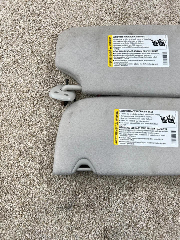 Parasoles Chevy Trailblazer GMC Envoy 2002-2009 con clips y luces para parasol** Foto 3 de 4