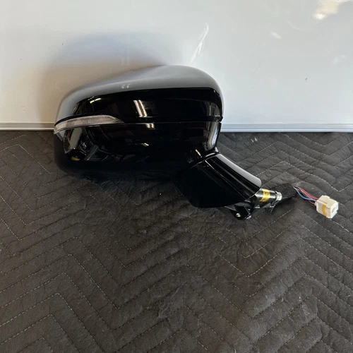 2021-2025 KIA SORENTO SX PRESTIGE SIDE MIRROR OEM RIGHT WITH CAMERA & BLIND SPOT