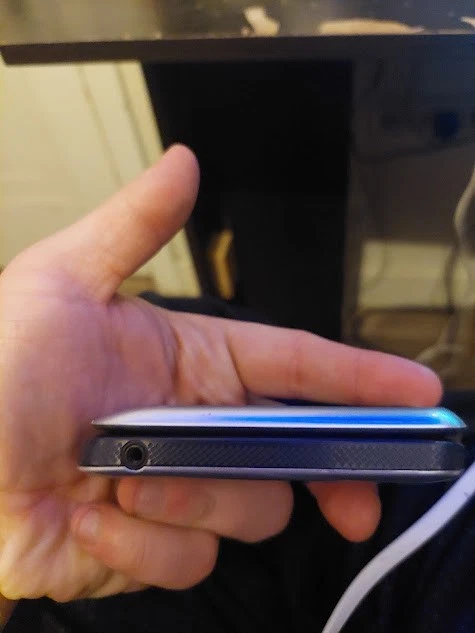 Unlocked 2010 TracFone Motorola 3G W418G Flip-Phone No SIM Card - Image 3 of 4