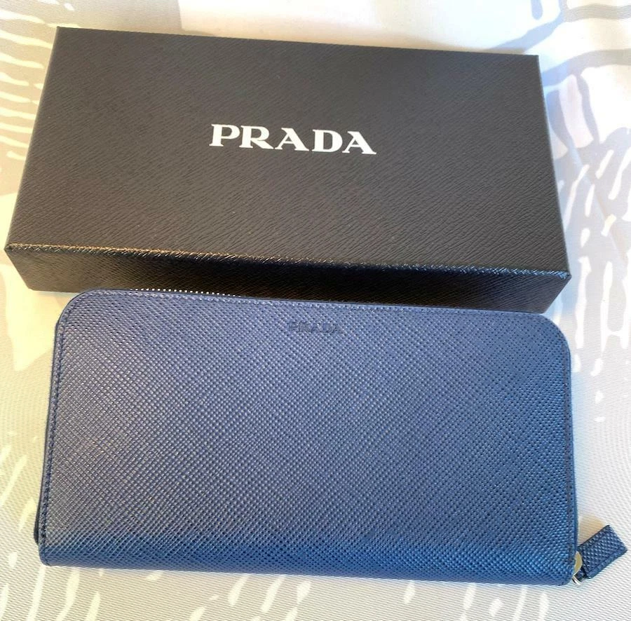 Prada wallet best sale clutch