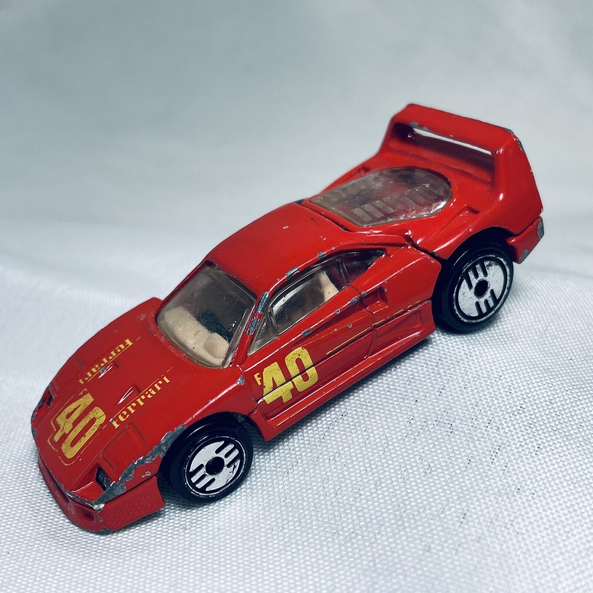 美品MAKE UP FerrariF40.1988 赤　1/43 ferrari-f40-red-rosso-1988-143