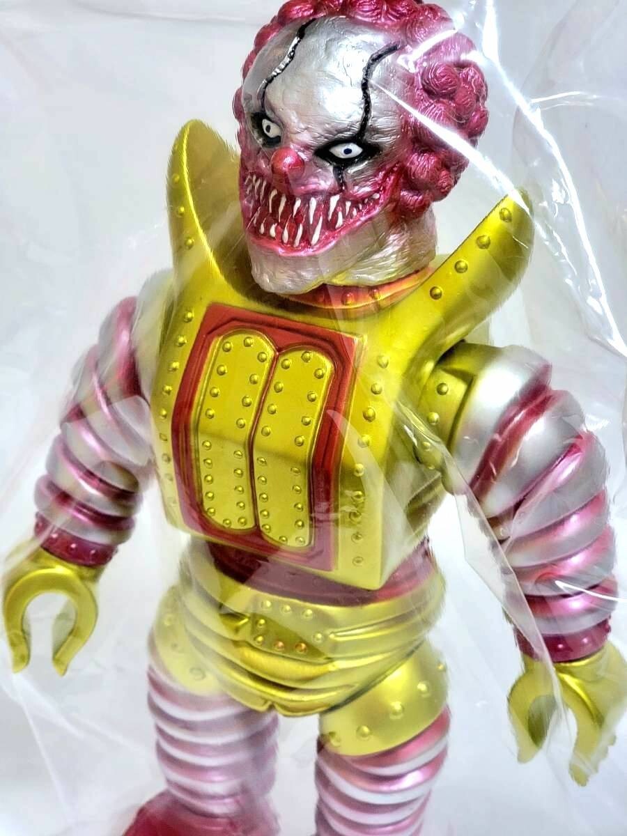 Machine Clown Target Earth Marmit Donald Style Painted Vinyl Toy