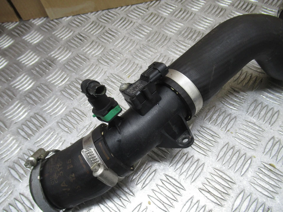 2016 FORD FOCUS ZETEC C346 1.0 PETROL MK3 5DRS INTERCOOLER PIPE HOSE REF5383 - Image 3 of 4