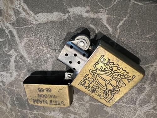1965-66 Vintage Vietnam Zippo Antique Oil lighter SAI GON "PEACE" It works - Picture 3 of 5