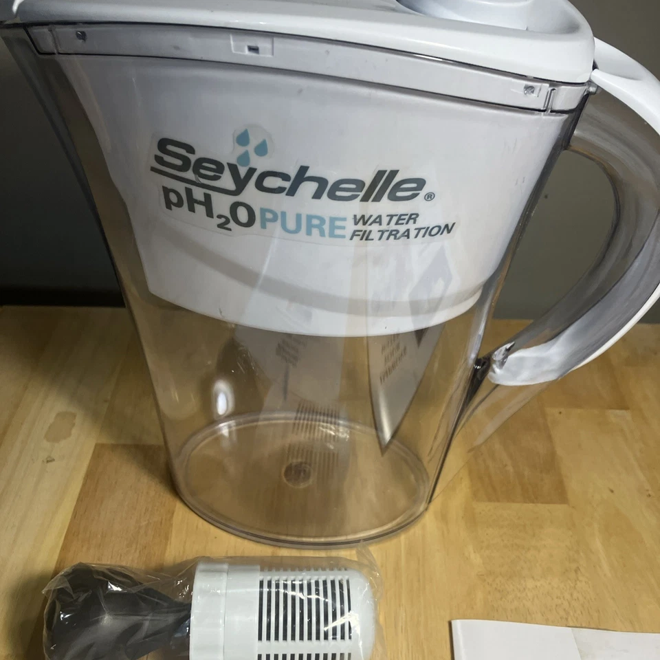 New Seychelle PH2O Pure Filtration Pitcher 32oz - Image 2 of 4