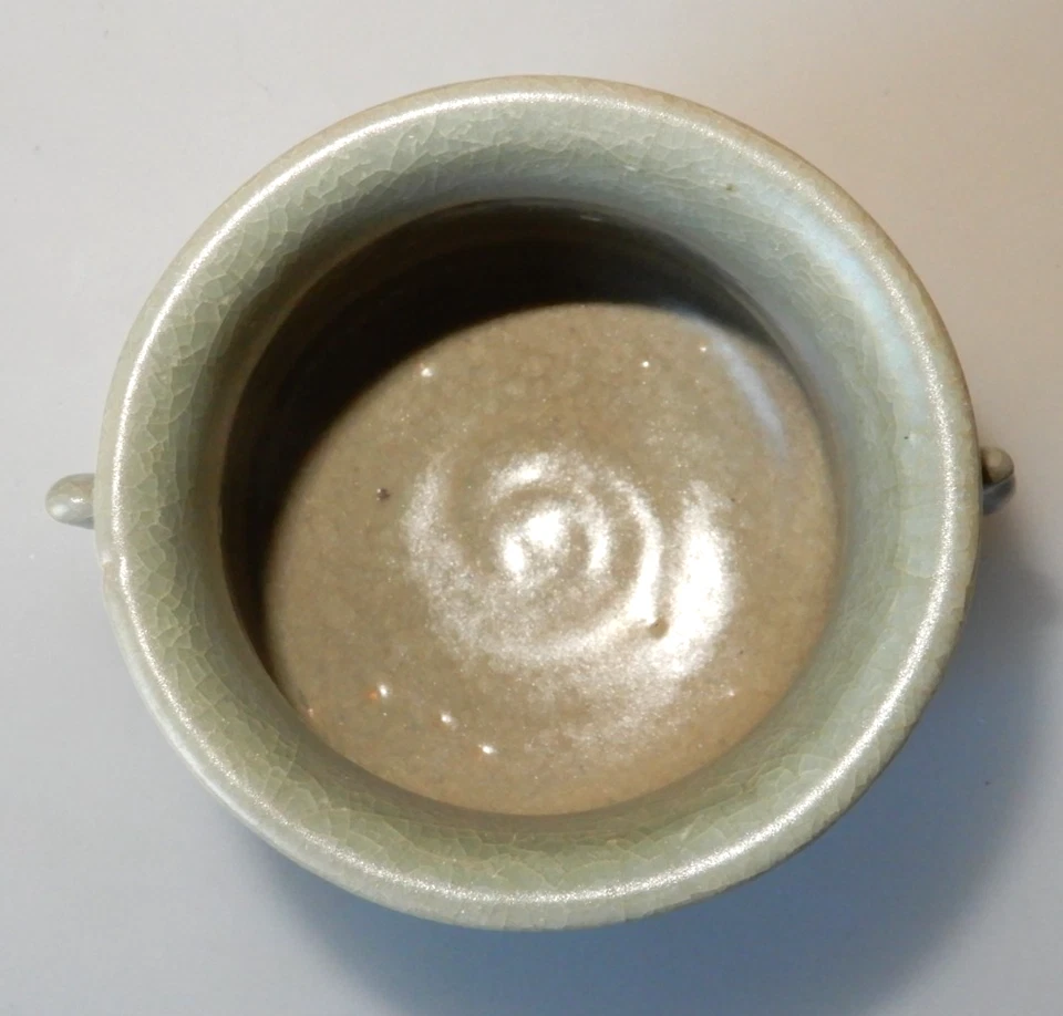 Censario Longquan Southern Song Dynasty Celadon Guan 2 3/4" de alto, c.1200 Foto 3 de 4