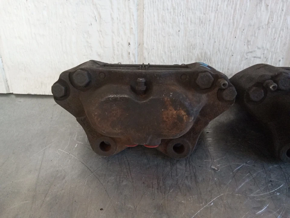 1975-1993 Volvo 240 242 244 245 262 265 Front Set Brake Calipers Left Right OEM - Image 3 of 4