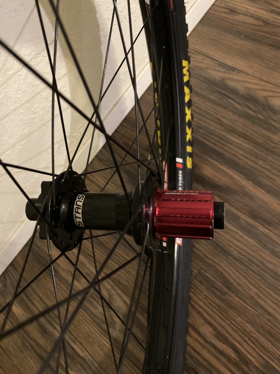 STAN'S NO TUBES FLOW MK3 27.5” Rear Wheel & Maxxis 27.5*2.50 STAN'S NO TUBES FLOW MK3 27.5” Rear Wheel & Maxxis 27.5*2.50