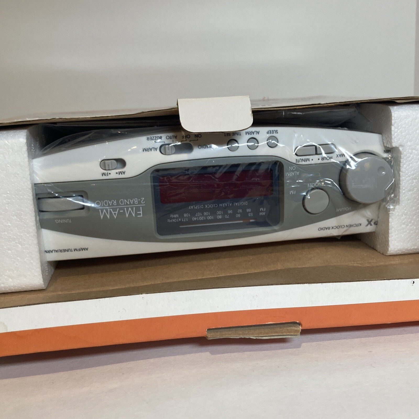 GPX Under Kitchen Clock AM/FM Radio D810 Open Box eBay