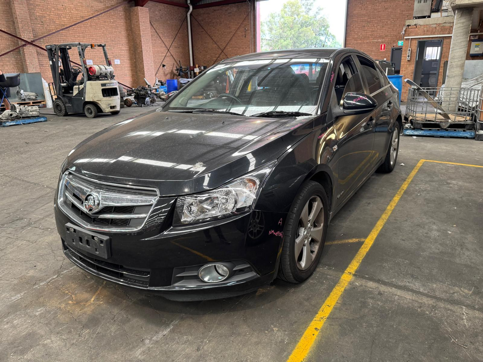 2009 Holden Cruze RIGHT FRONT DOOR SHELL JG BLACK 03/2009-02/2011 764767 image 3