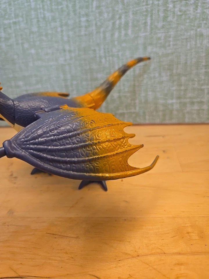 Figura de acción How to Train Your Dragon Deadly Wild Nadder Purple Orange 2018 Foto 3 de 4